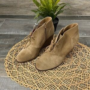 LUCKY Shylow Beige Wedge Zippered Ankle Boot Size 7